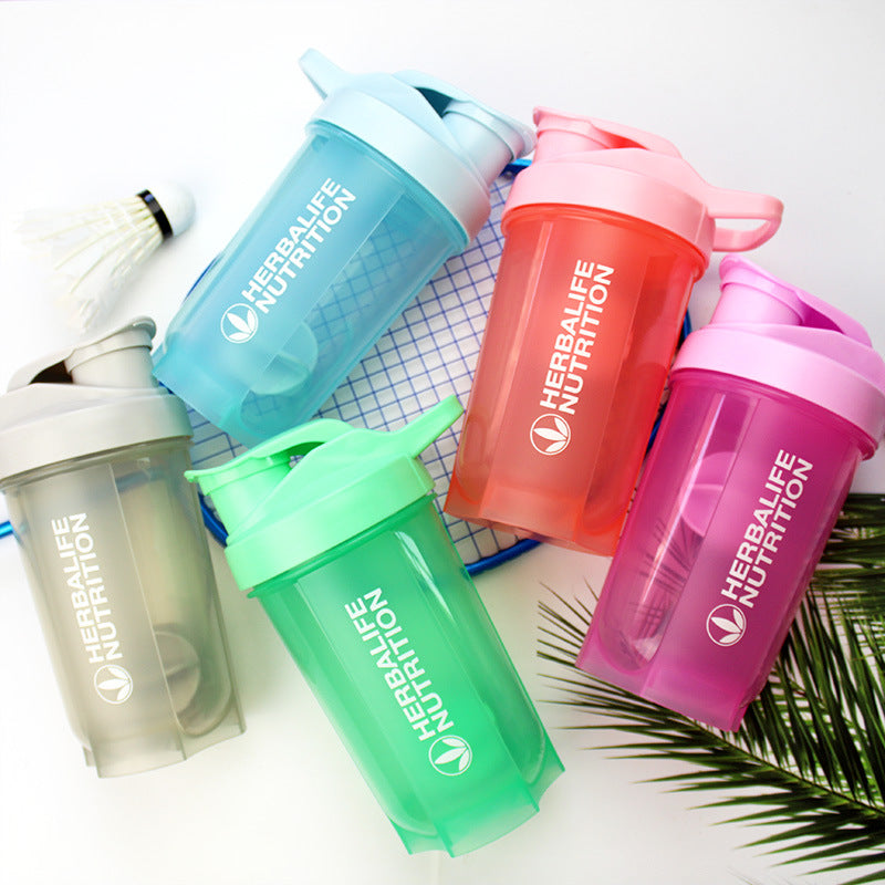 Kolorowa butelka typu shaker unisex z kulką mieszającą