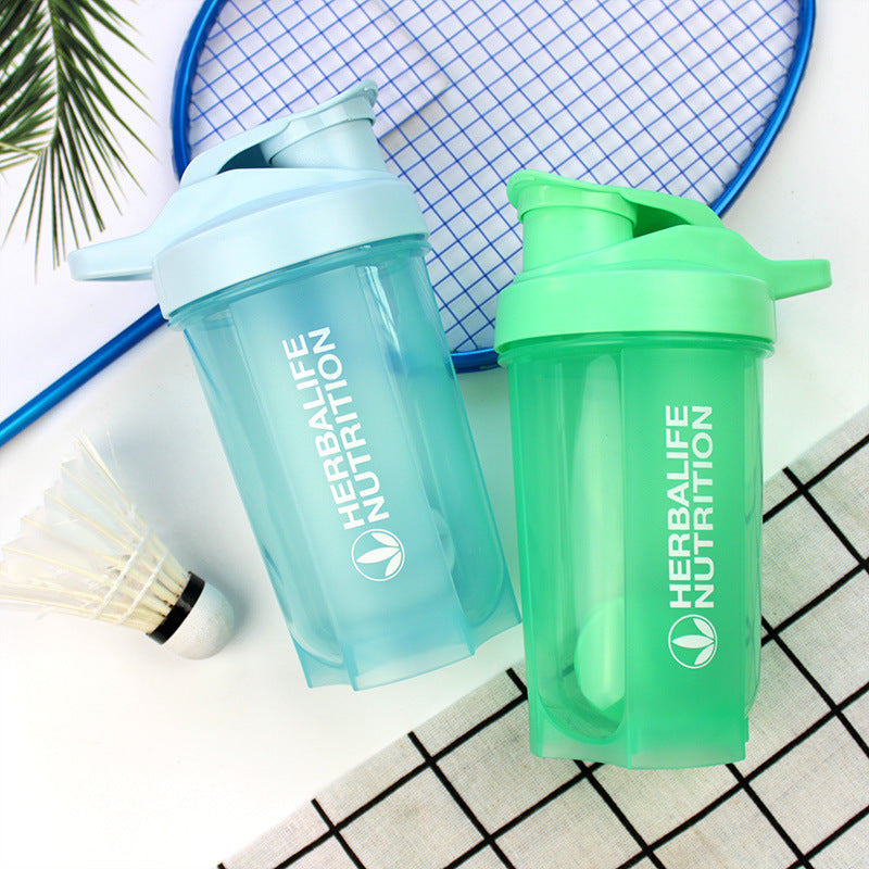 Kolorowa butelka typu shaker unisex z kulką mieszającą