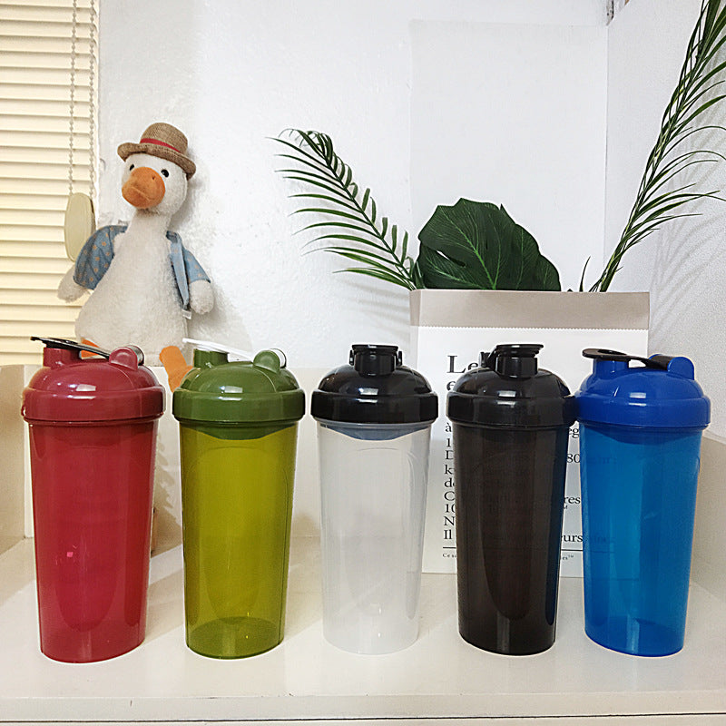 Butelka typu shaker unisex o ponadczasowym designie z praktycznym otworem do nalewania