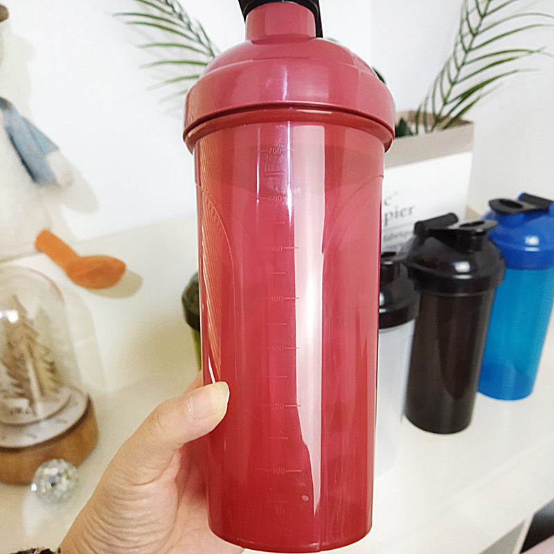 Butelka typu shaker unisex o ponadczasowym designie z praktycznym otworem do nalewania