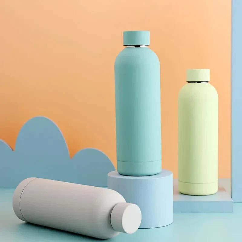 Kolorowa butelka termosowa o pojemności 500ml