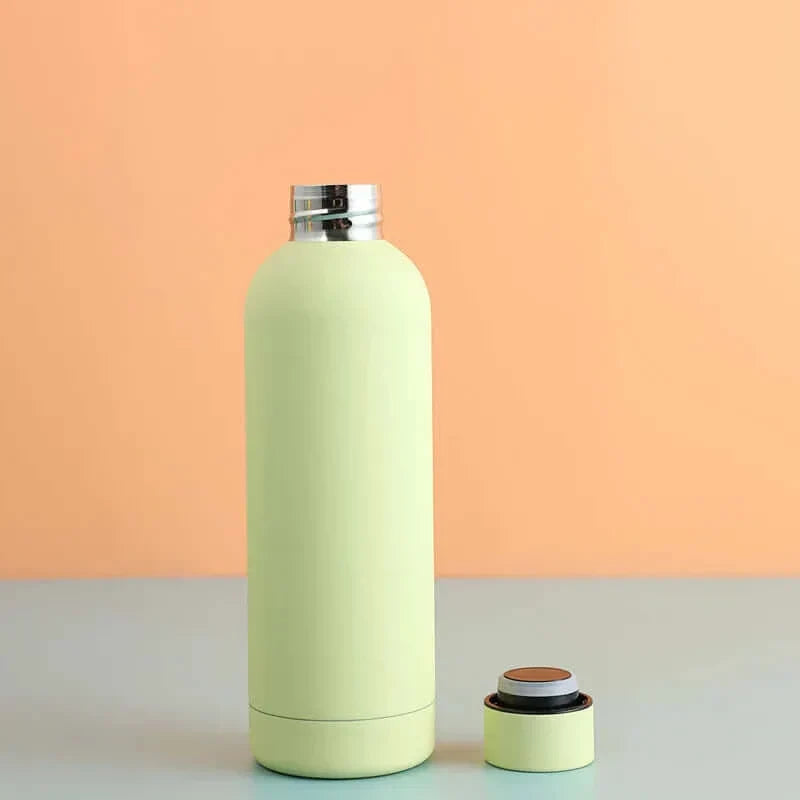 Kolorowa butelka termosowa o pojemności 500ml